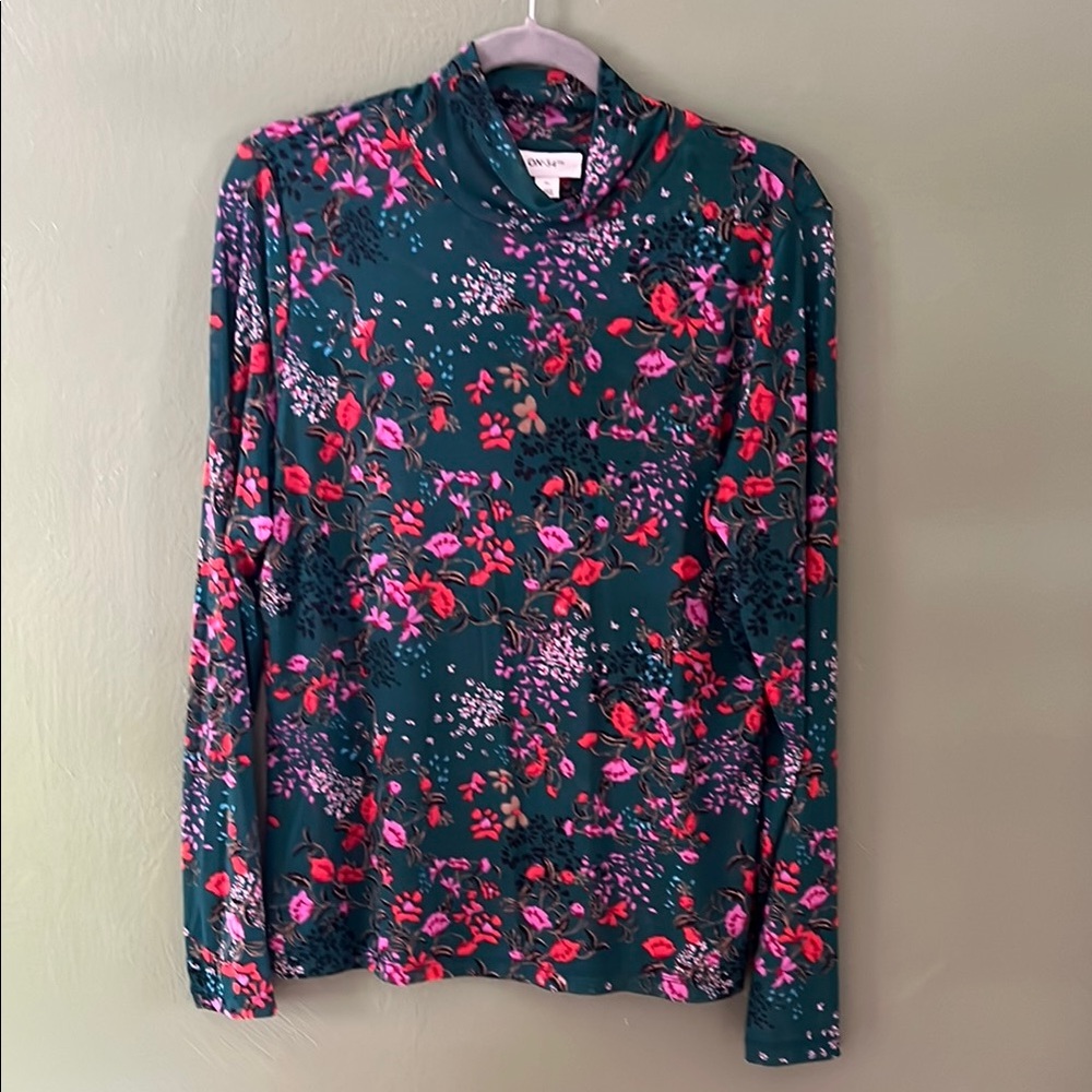 ON34th Green Fitted Long Sleeve Blouse with Mandarin Collar